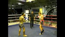 Упитанная девушка трахается со старым развратником себе в удовольствие на кровати