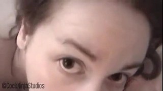 Брат неожиданно появился в комнате у своей сестры, и она сразу почувствовала, что что-то странное происходит.