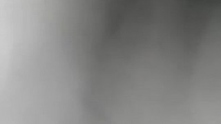 Лицемерный отец сфотографировал спящую дочь.